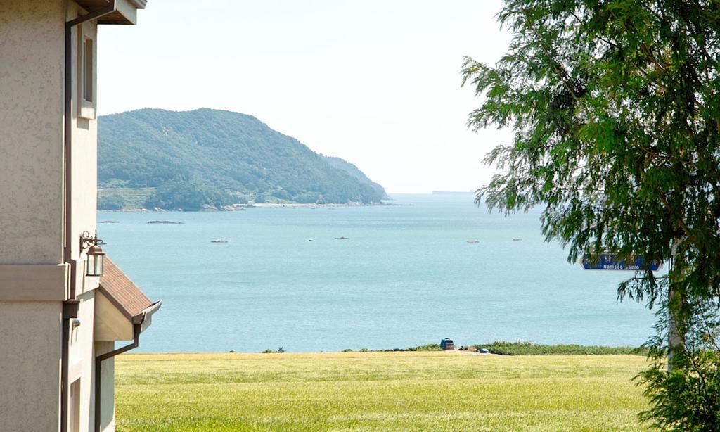 American Village Pension Manoa Namhae Rum bild