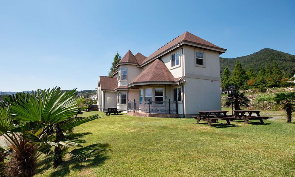 American Village Pension Manoa Namhae Rum bild